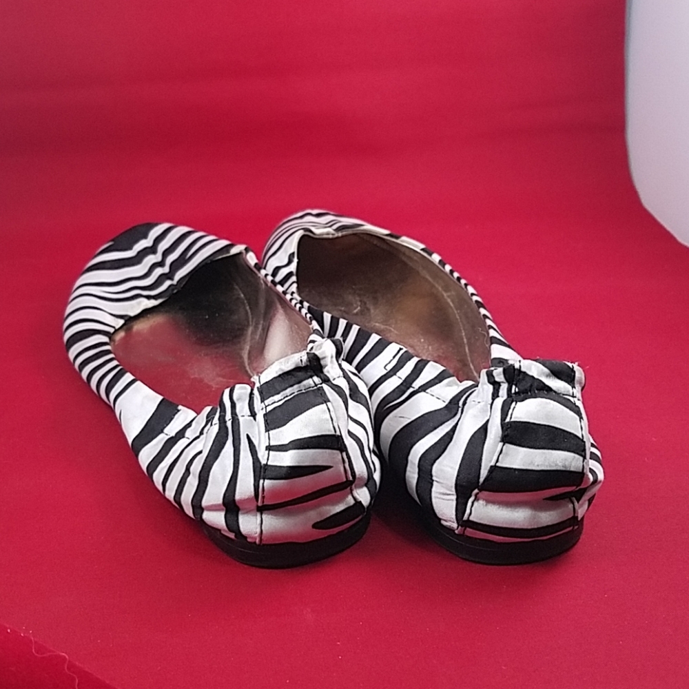 Flats - Picture 2 of 3